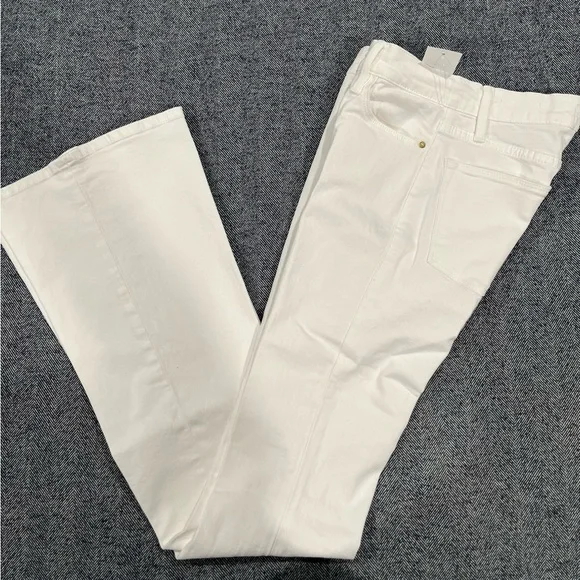 Frame Le High Flare in Blanc, size 24